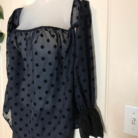 Ciel Black Polka Dots Black Polyester Off Cold Shoulder Thick Eyelet Cuff Blouse - Picture 5 of 16